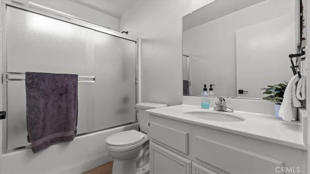 3287 El Nido Perris, CA 92571