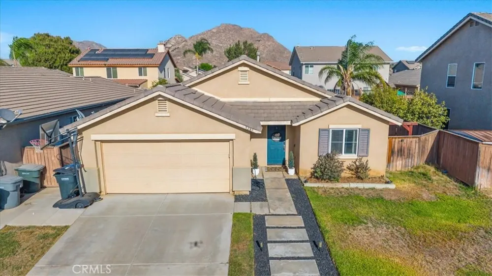 3287 El Nido Perris, CA 92571