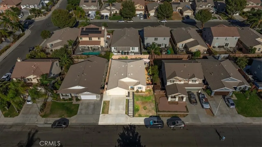 3287 El Nido Perris, CA 92571