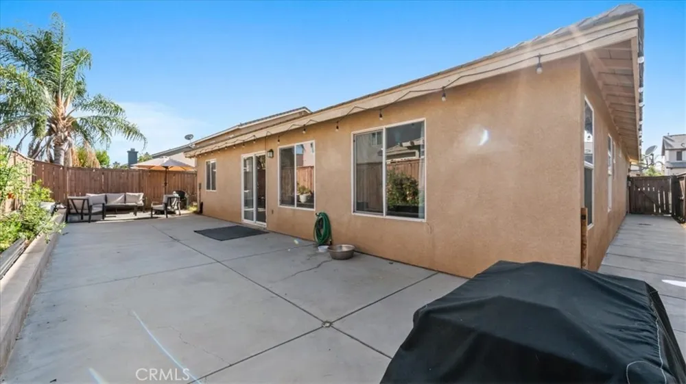 3287 El Nido Perris, CA 92571