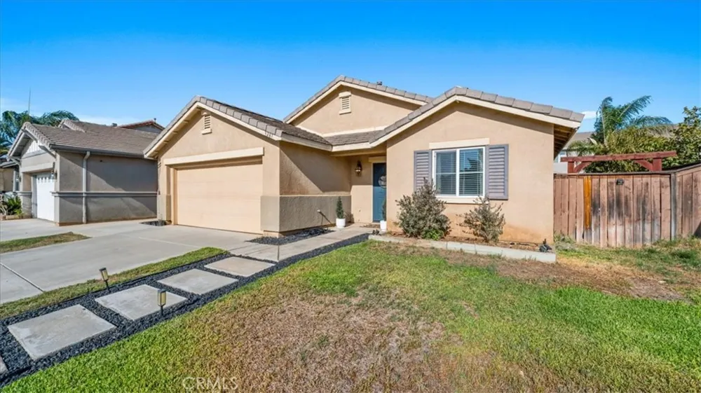 3287 El Nido Perris, CA 92571