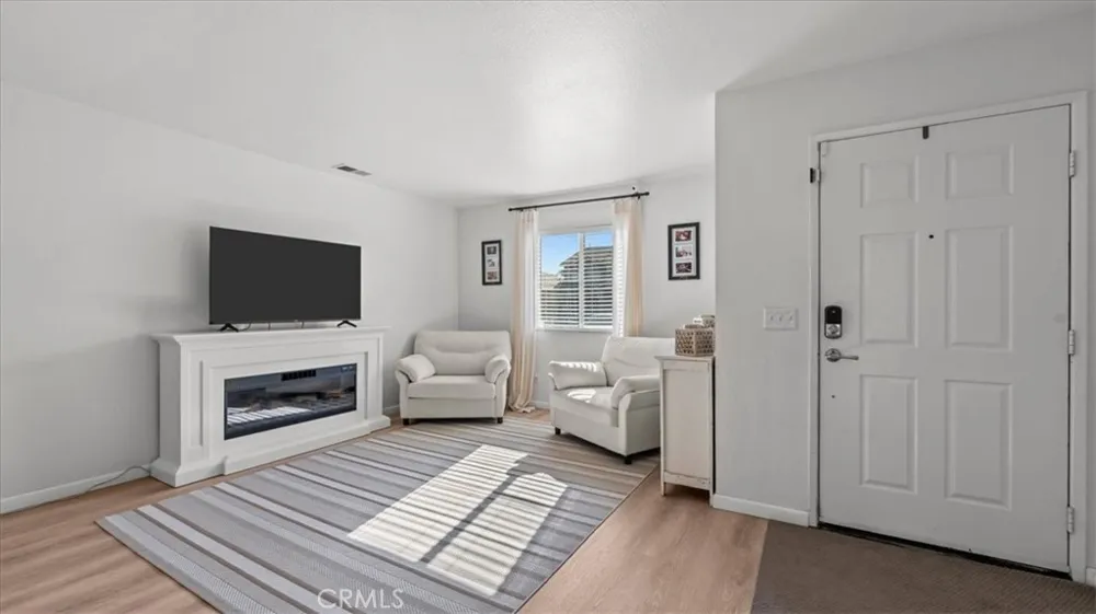 3287 El Nido Perris, CA 92571
