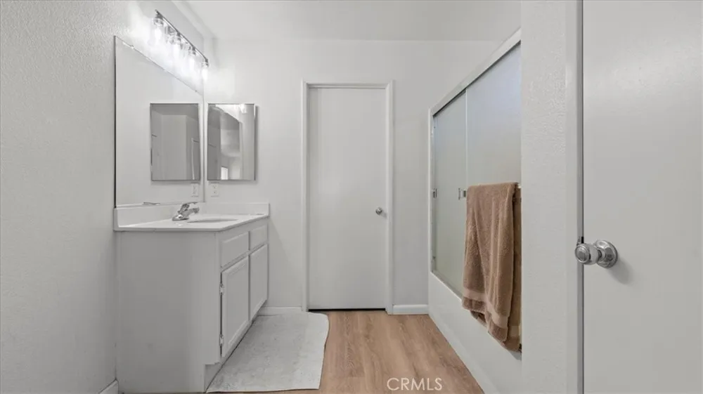 3287 El Nido Perris, CA 92571