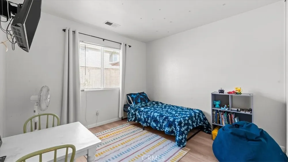 3287 El Nido Perris, CA 92571