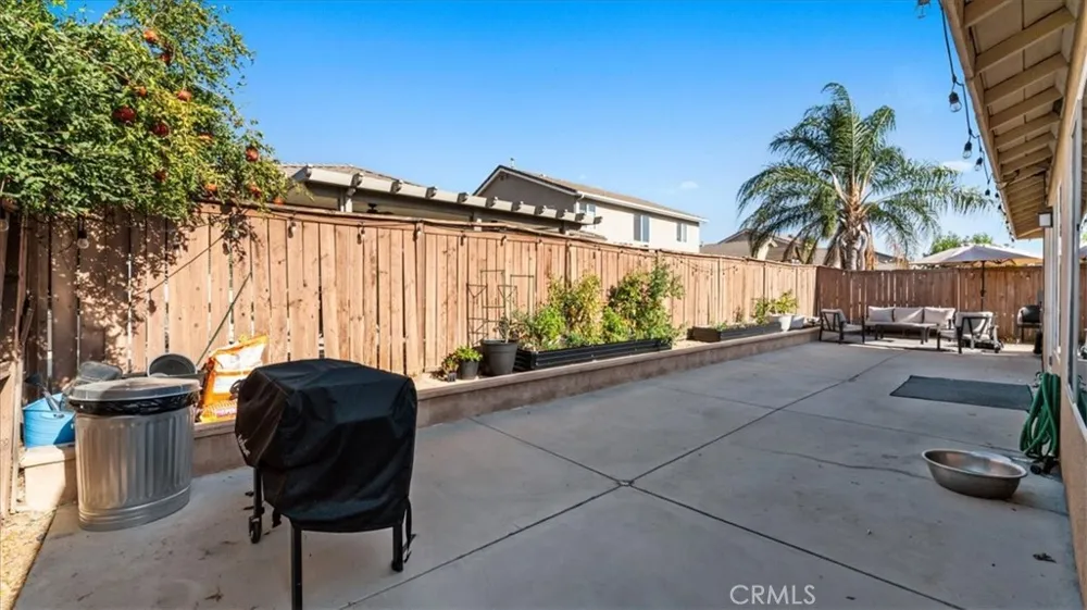 3287 El Nido Perris, CA 92571