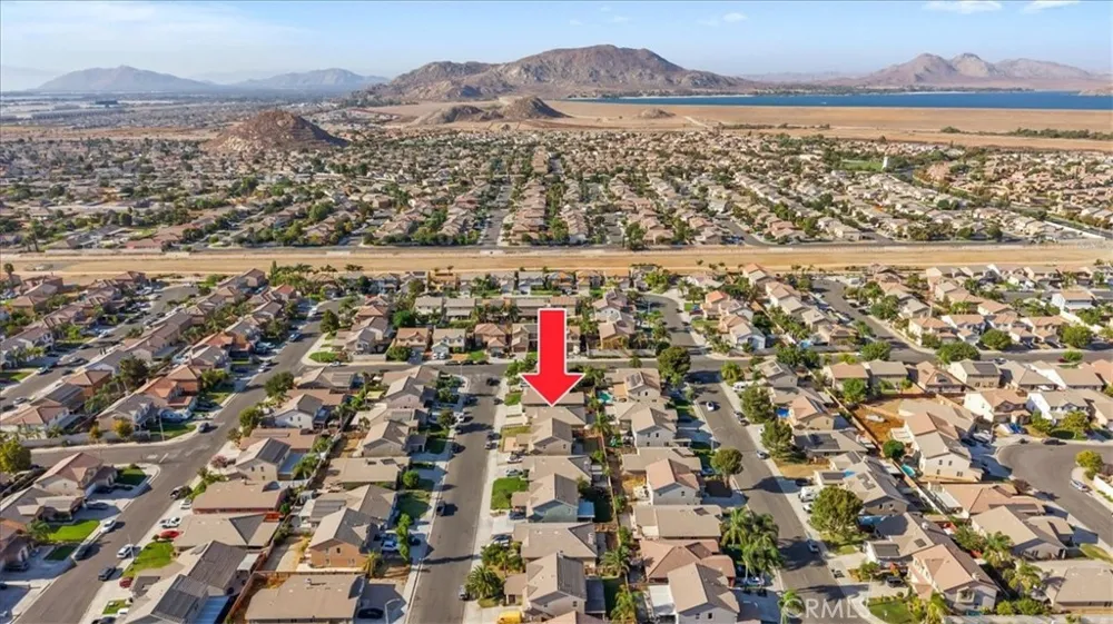 3287 El Nido Perris, CA 92571