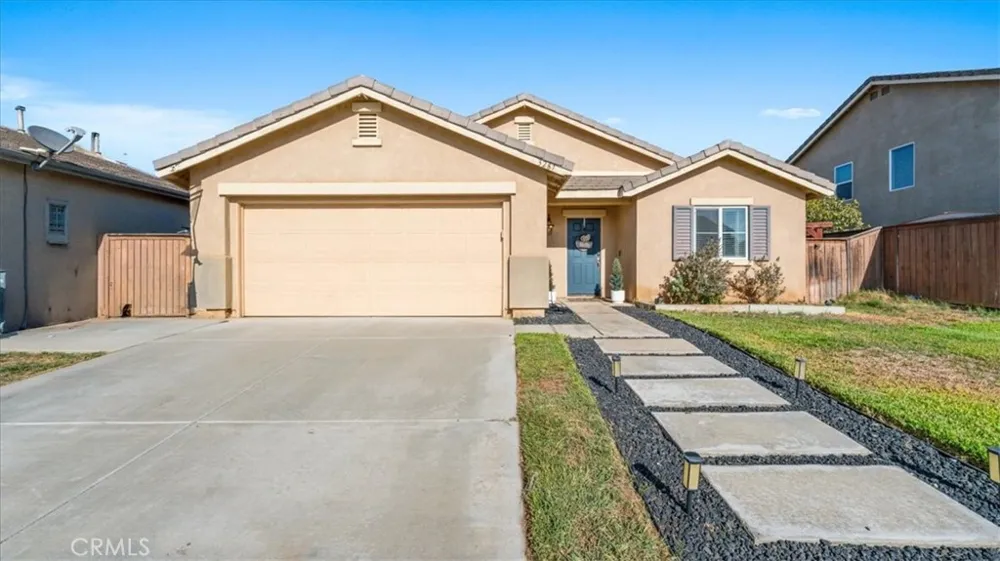 3287 El Nido Perris, CA 92571