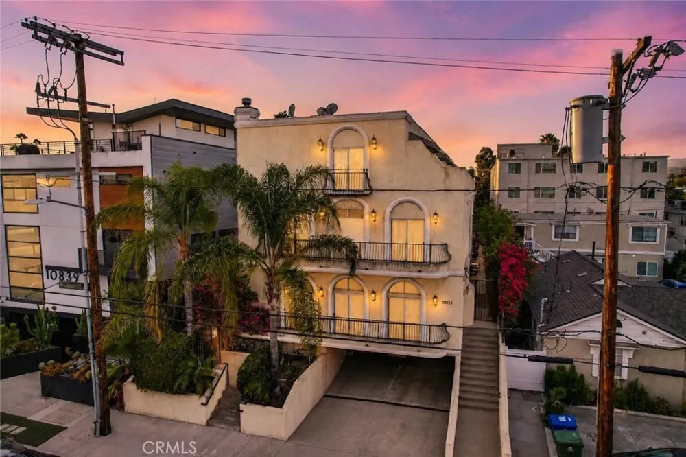 10833 Kling Street #4 North Hollywood, CA 91602