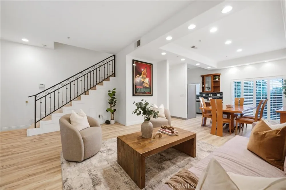 10833 Kling Street #4 North Hollywood, CA 91602