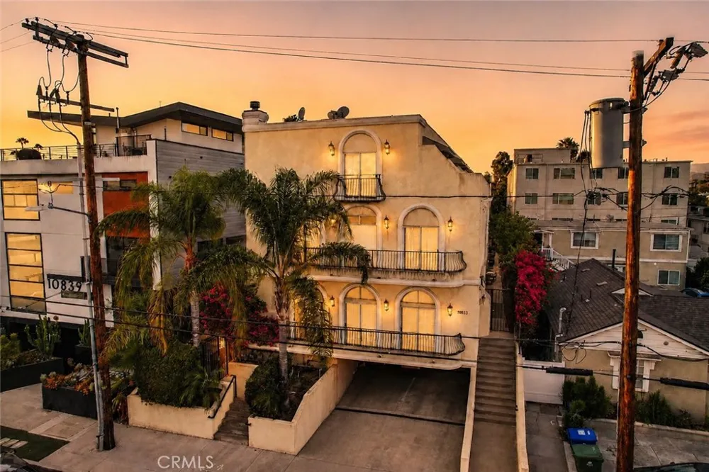 10833 Kling Street #4 North Hollywood, CA 91602