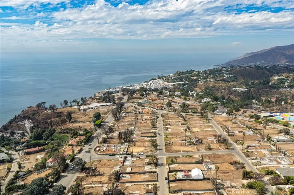 16860 Livorno Pacific Palisades, CA 90272