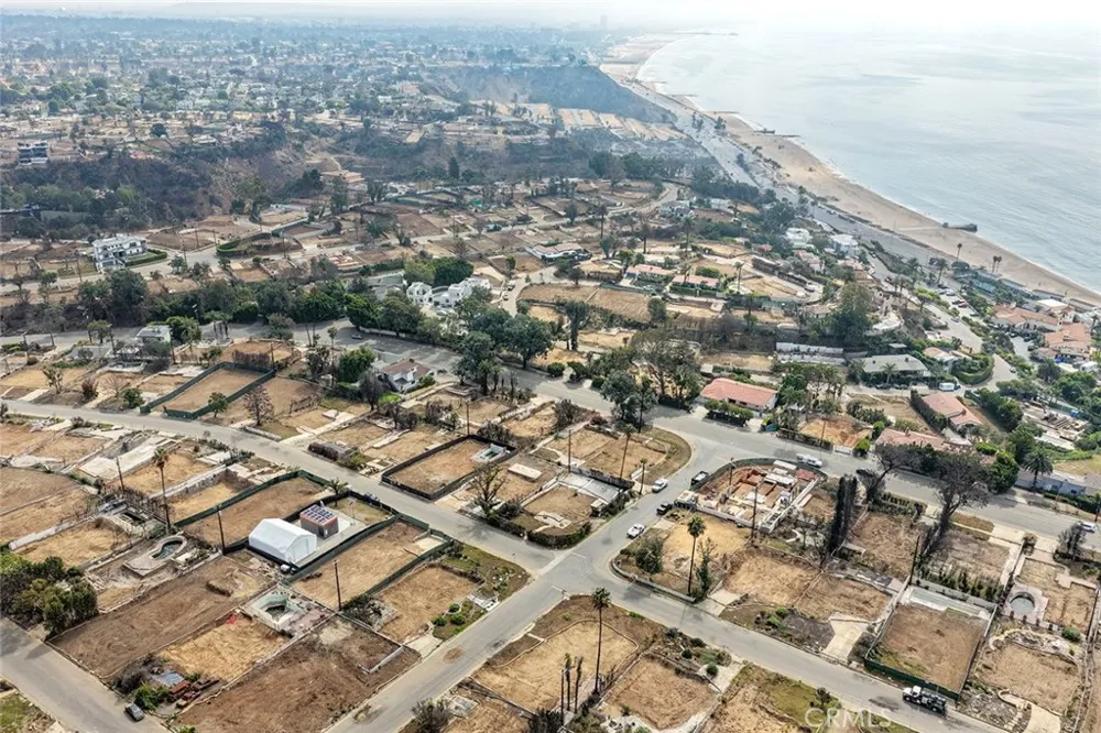 16860 Livorno Pacific Palisades, CA 90272
