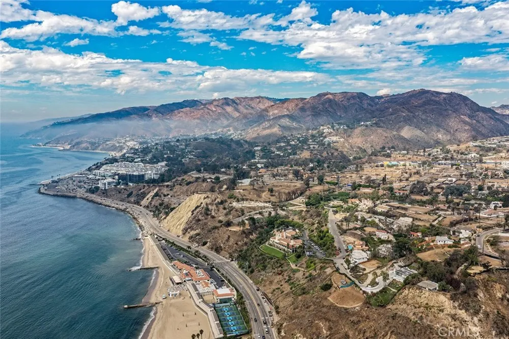 16860 Livorno Pacific Palisades, CA 90272