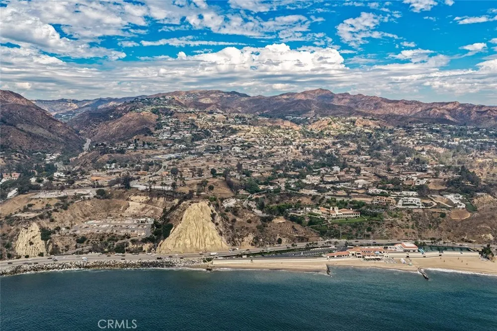 16860 Livorno Pacific Palisades, CA 90272