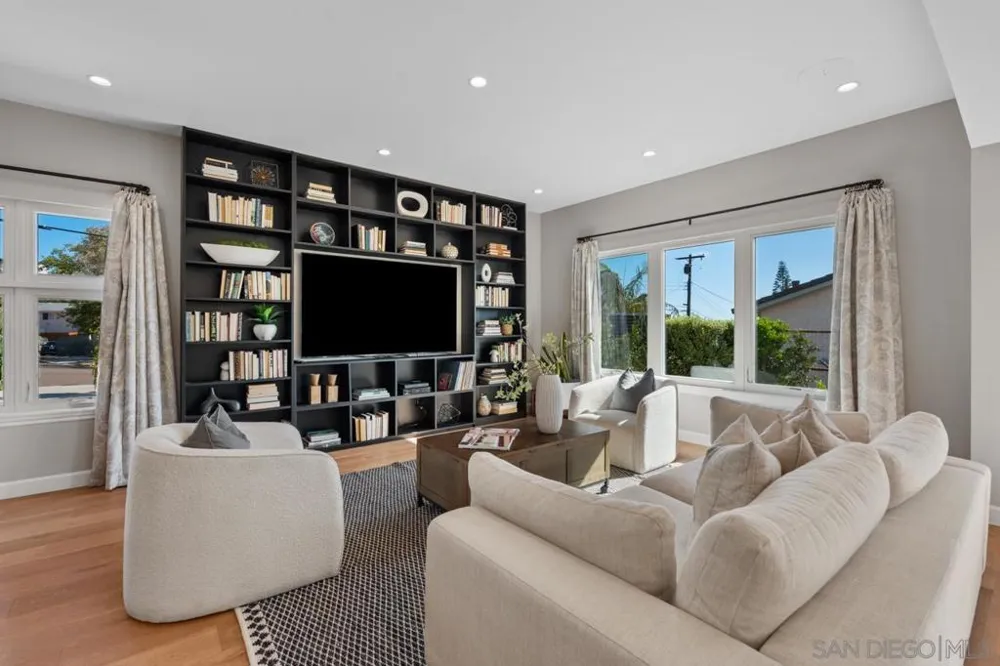 1468 Yost Drive San Diego, CA 92109