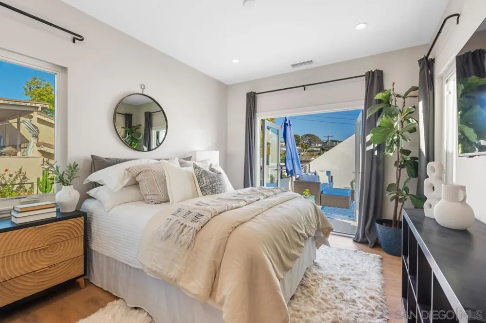 1468 Yost Drive San Diego, CA 92109