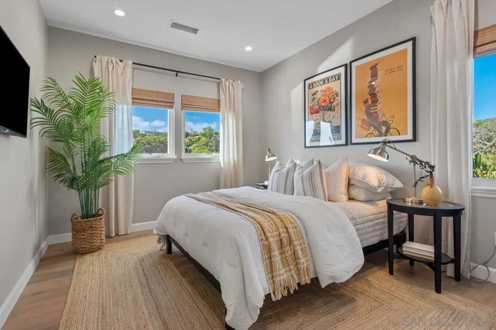 1468 Yost Drive San Diego, CA 92109