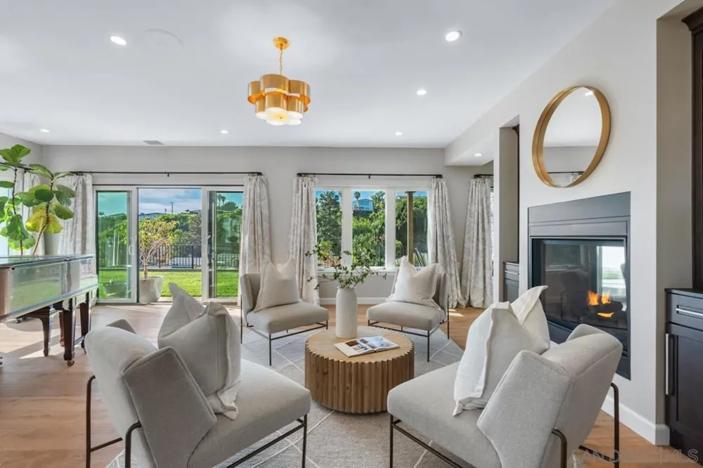1468 Yost Drive San Diego, CA 92109