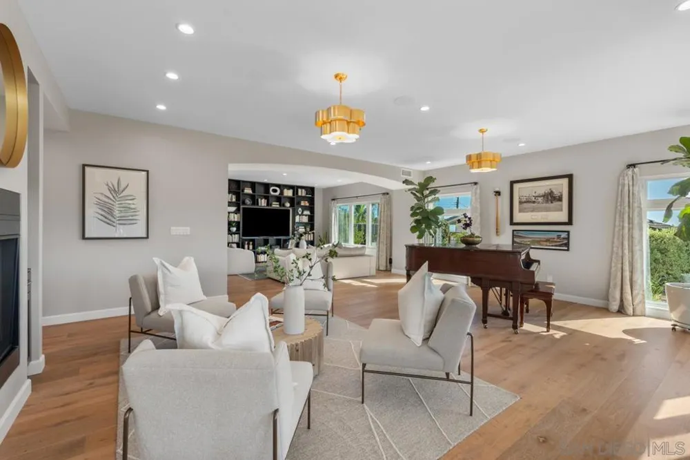1468 Yost Drive San Diego, CA 92109