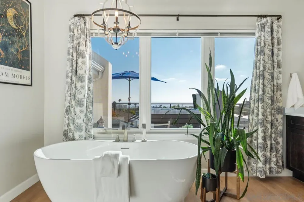 1468 Yost Drive San Diego, CA 92109