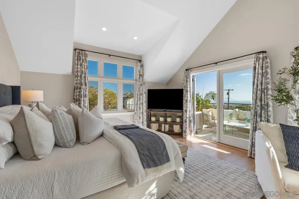1468 Yost Drive San Diego, CA 92109