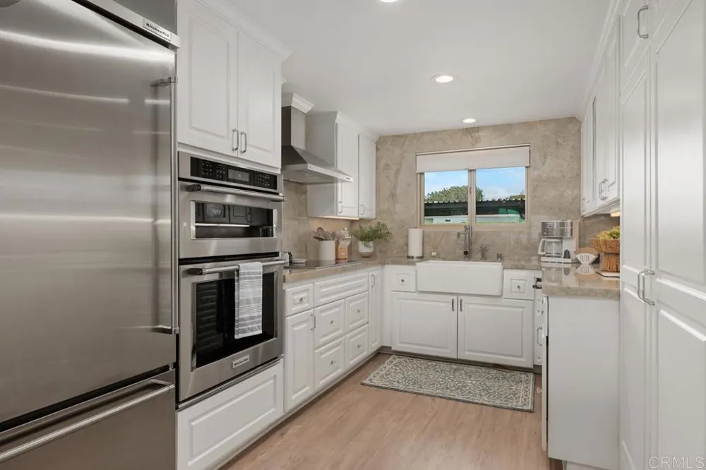 640 W Solana Circle #11 Solana Beach, CA 92075
