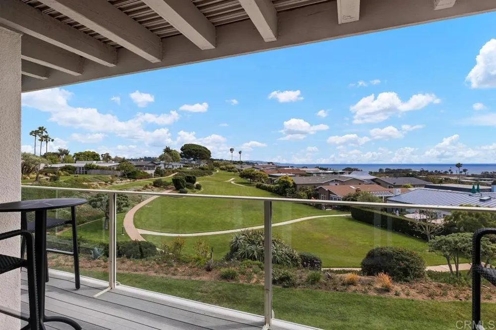 640 W Solana Circle #11 Solana Beach, CA 92075