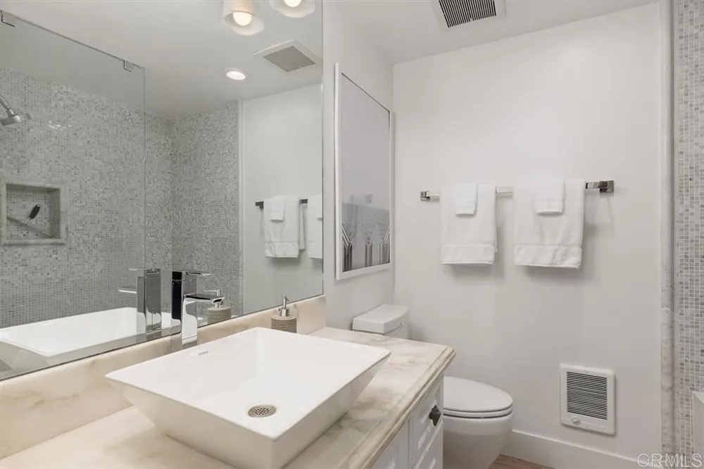 640 W Solana Circle #11 Solana Beach, CA 92075
