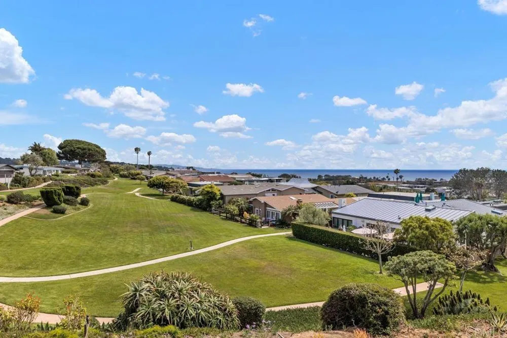 640 W Solana Circle #11 Solana Beach, CA 92075
