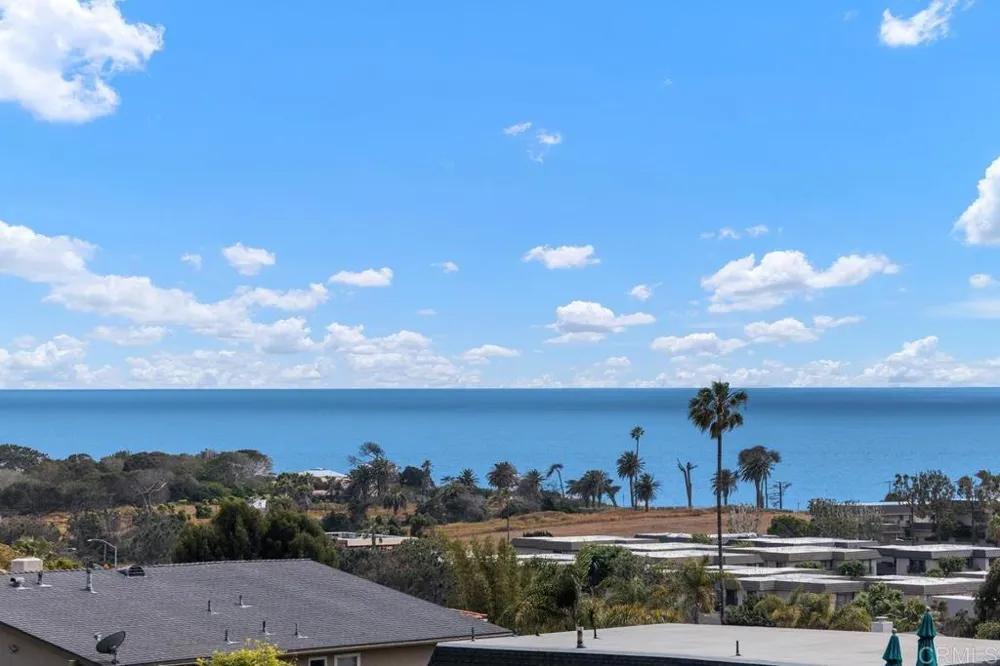 640 W Solana Circle #11 Solana Beach, CA 92075
