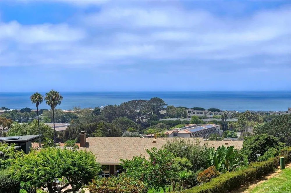 640 W Solana Circle #11 Solana Beach, CA 92075