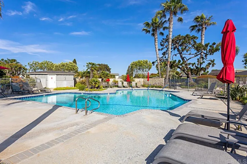 640 W Solana Circle #11 Solana Beach, CA 92075