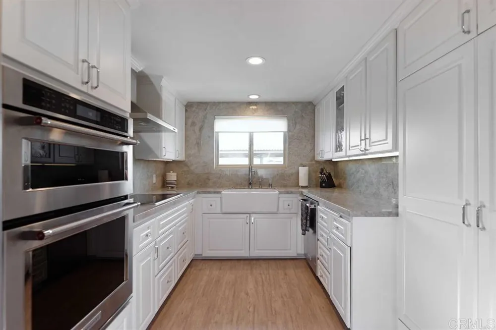 640 W Solana Circle #11 Solana Beach, CA 92075