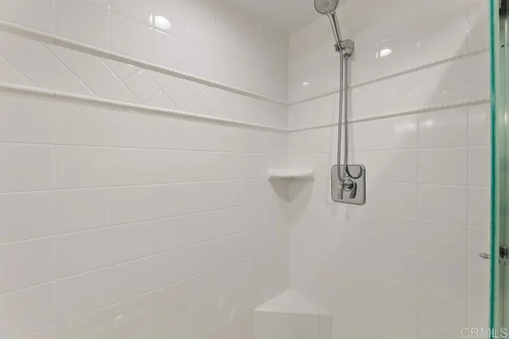 640 W Solana Circle #11 Solana Beach, CA 92075