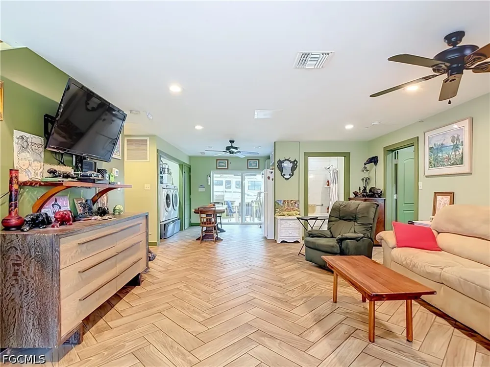 Pompano Avenue Cape Coral, FL 33991