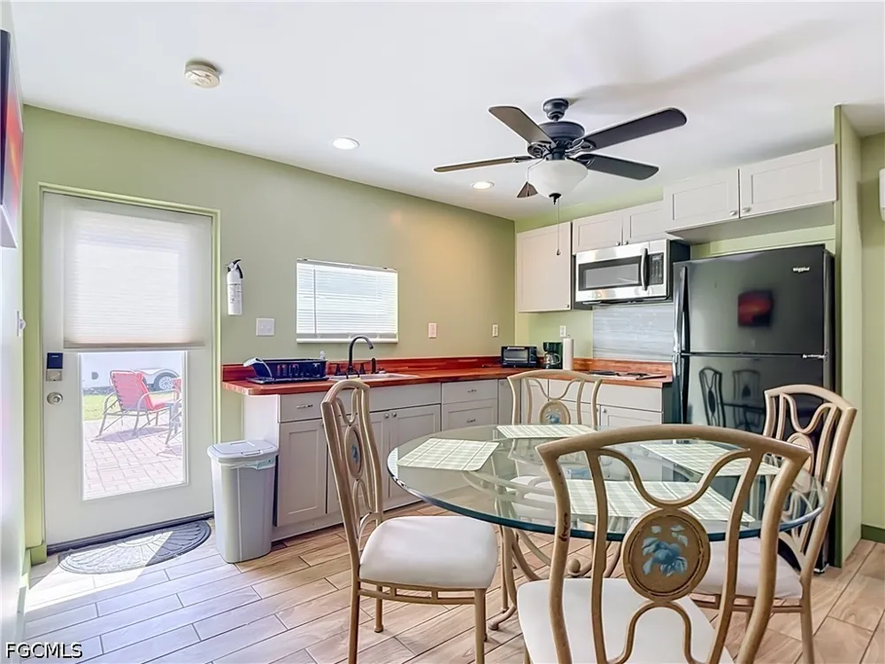 Pompano Avenue Cape Coral, FL 33991