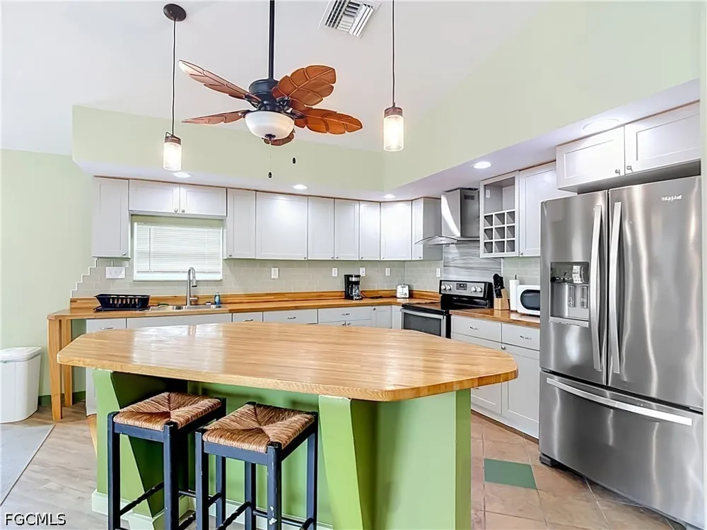 Pompano Avenue Cape Coral, FL 33991