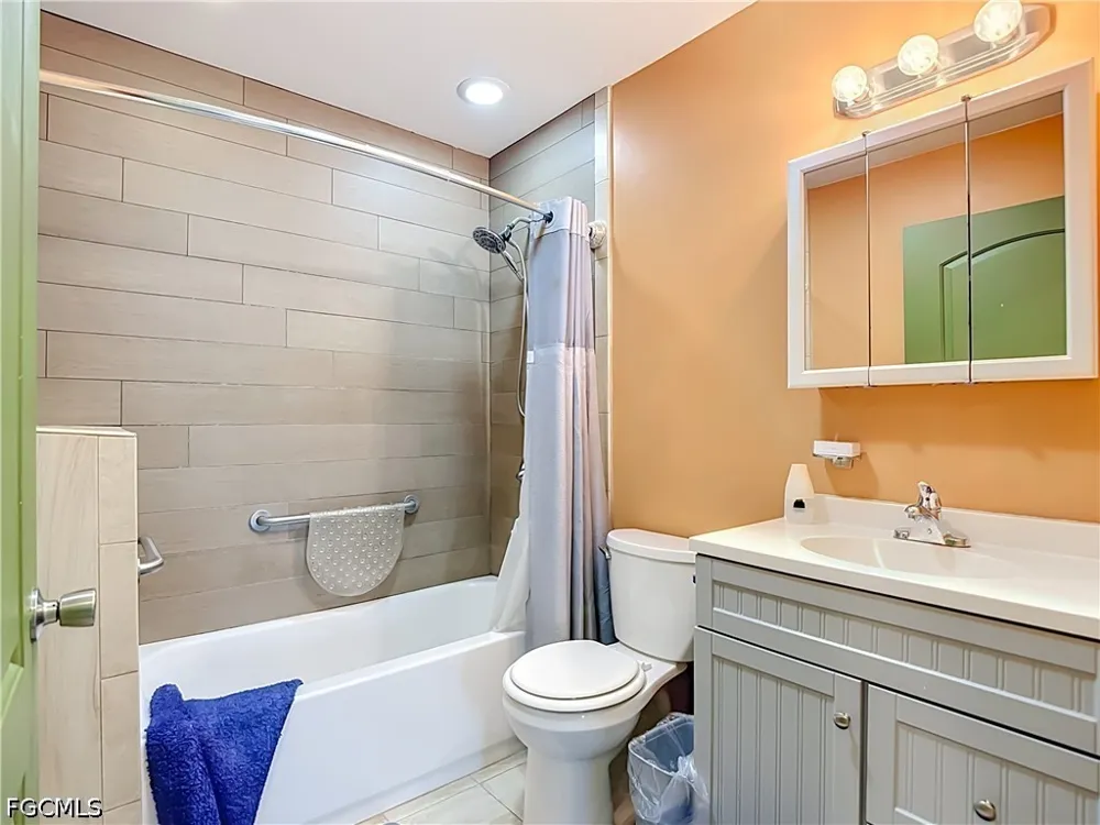 Pompano Avenue Cape Coral, FL 33991