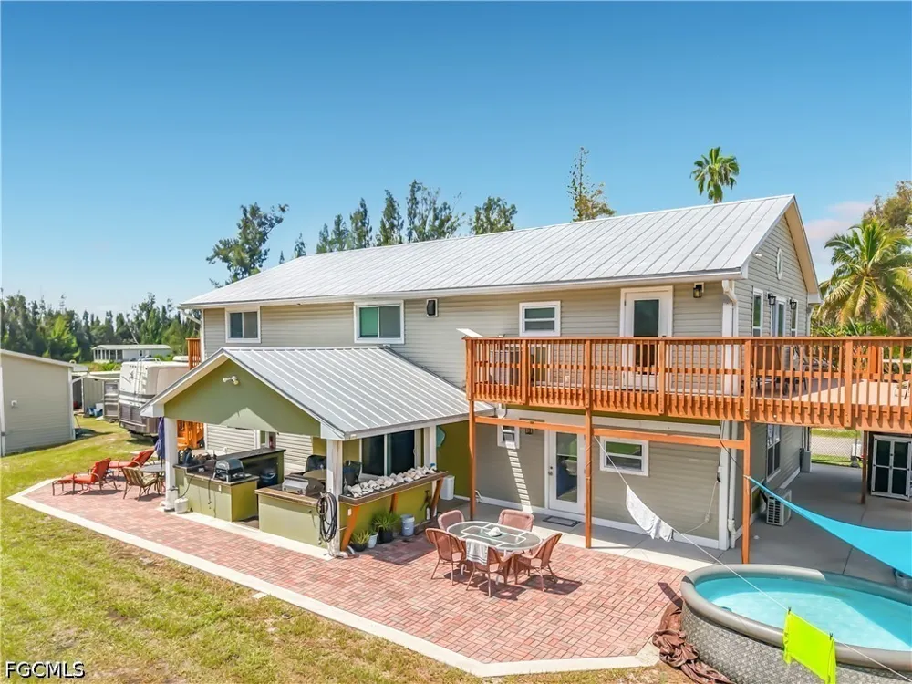 Pompano Avenue Cape Coral, FL 33991