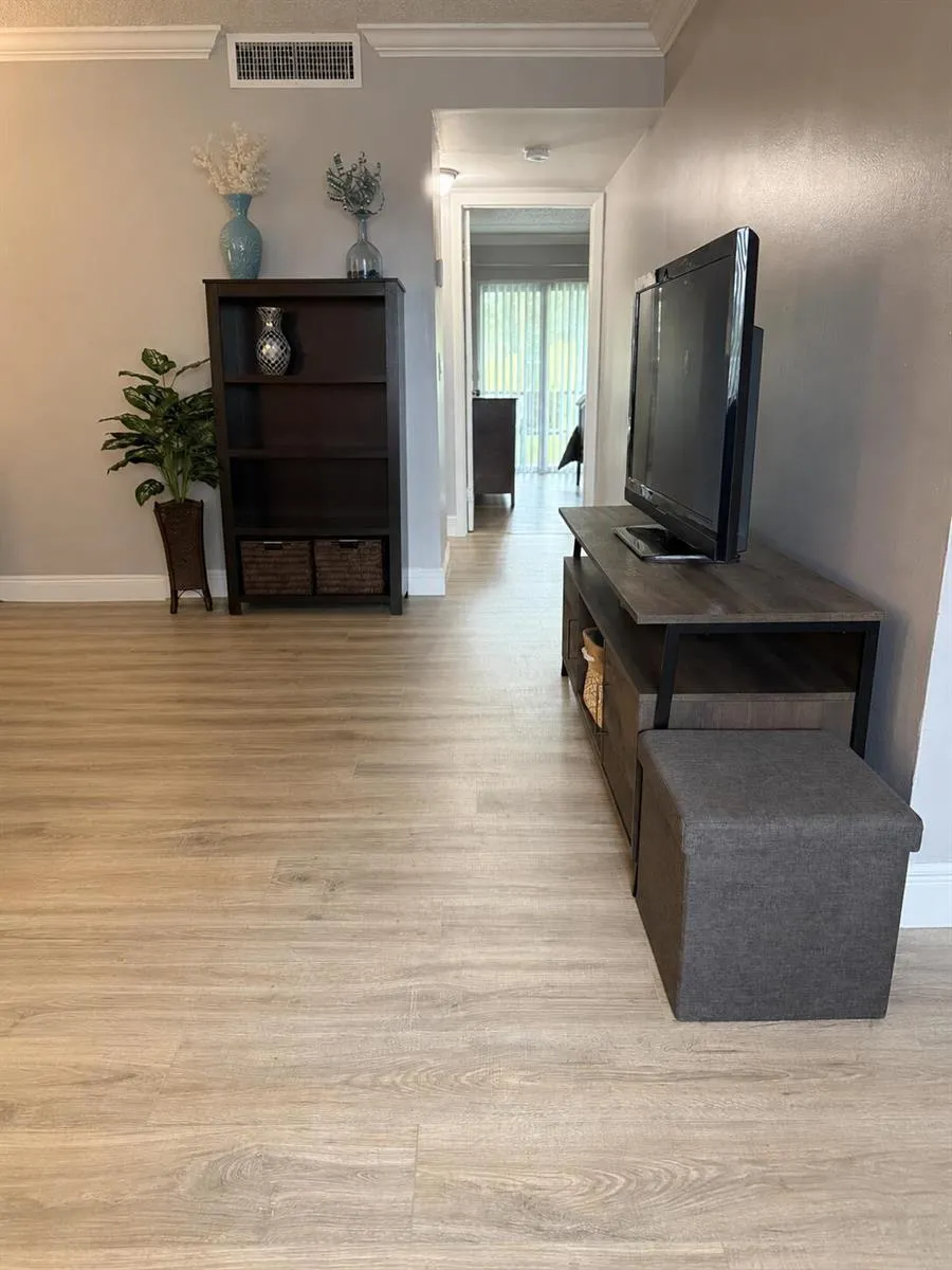405 MEADOWS CIRCLE #405 Boynton Beach, FL 33436