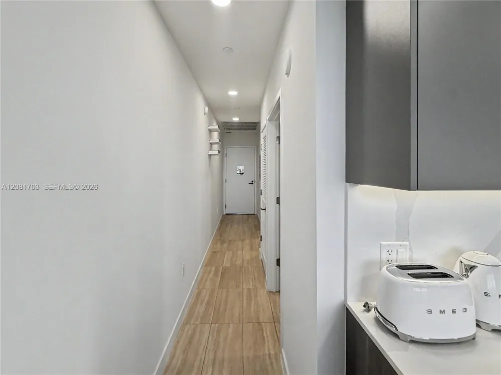 580 72ND st #2105 Miami Beach, FL 33141