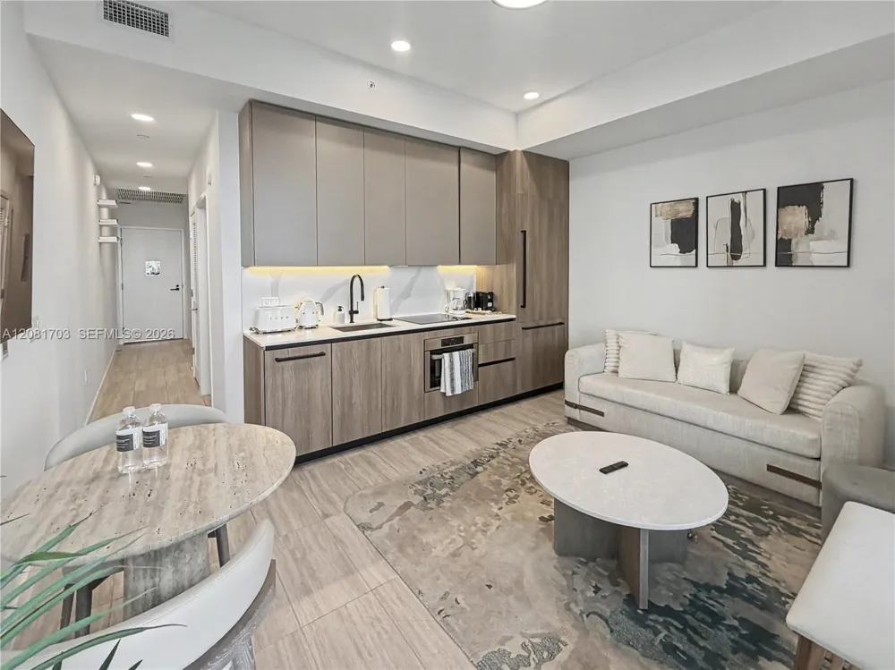 580 72ND st #2105 Miami Beach, FL 33141