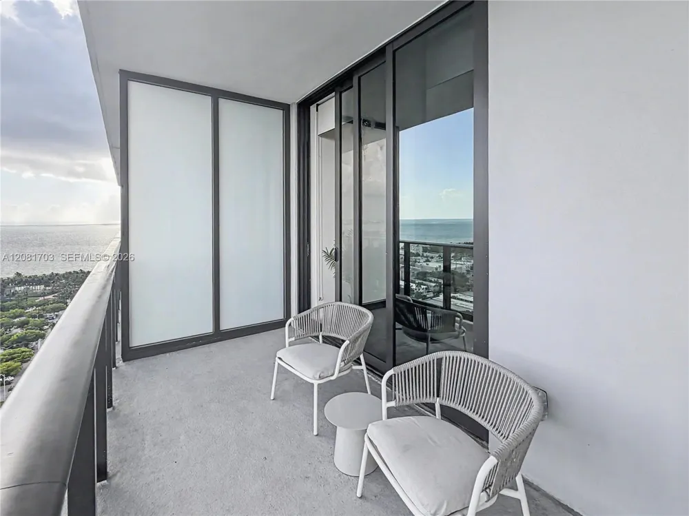 580 72ND st #2105 Miami Beach, FL 33141