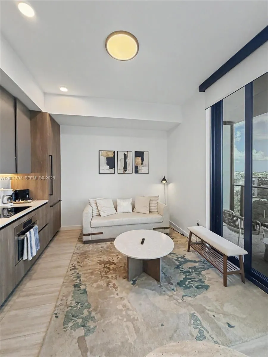 580 72ND st #2105 Miami Beach, FL 33141