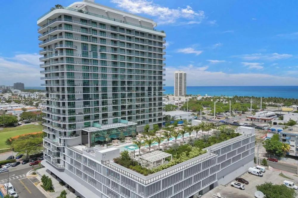 580 72ND st #2105 Miami Beach, FL 33141