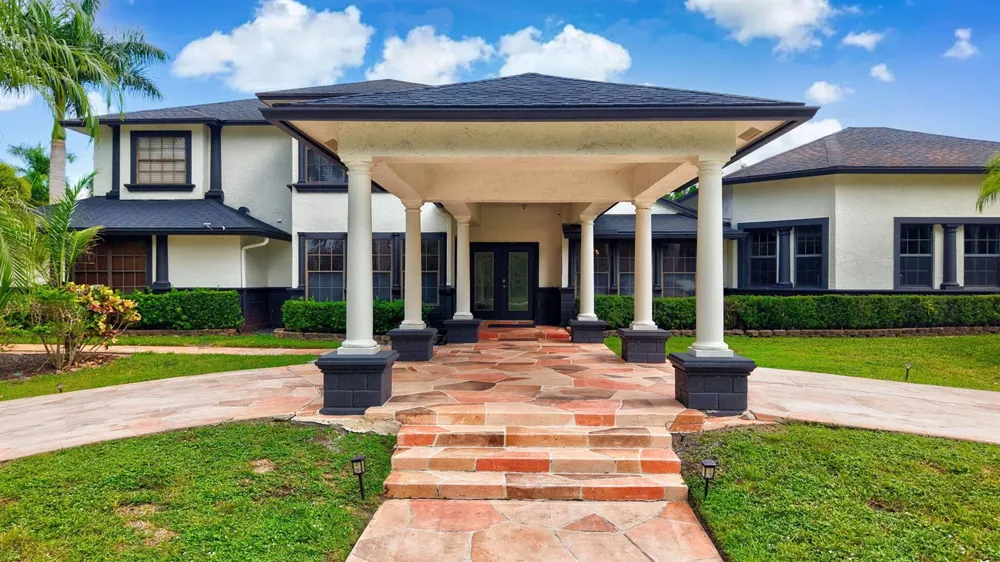 6186 Duckweed Road Lake Worth, FL 33449