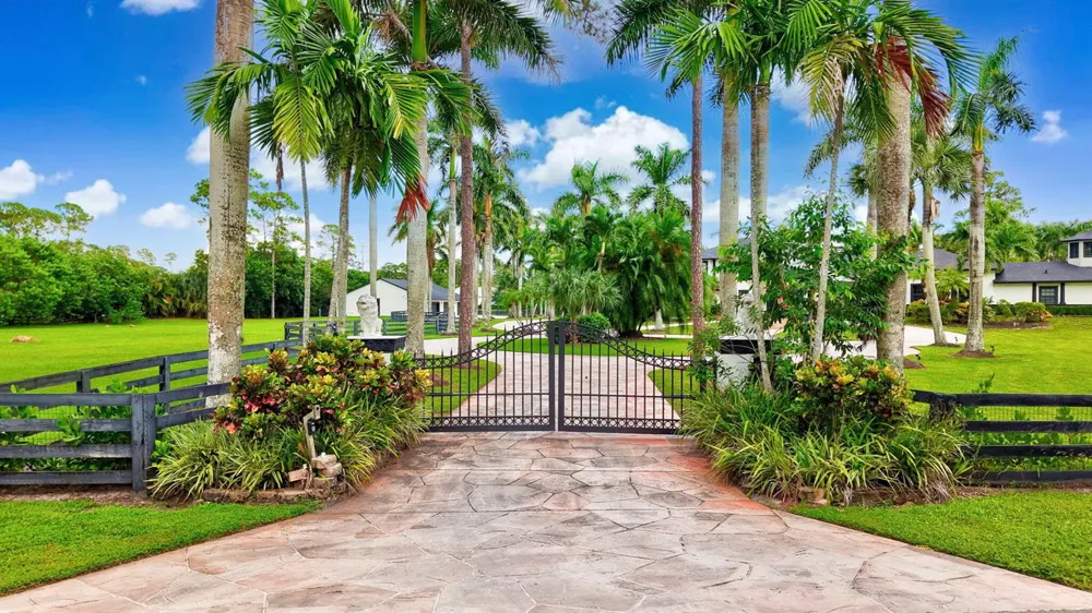 6186 Duckweed Road Lake Worth, FL 33449