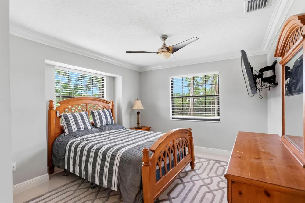 6186 Duckweed Road Lake Worth, FL 33449