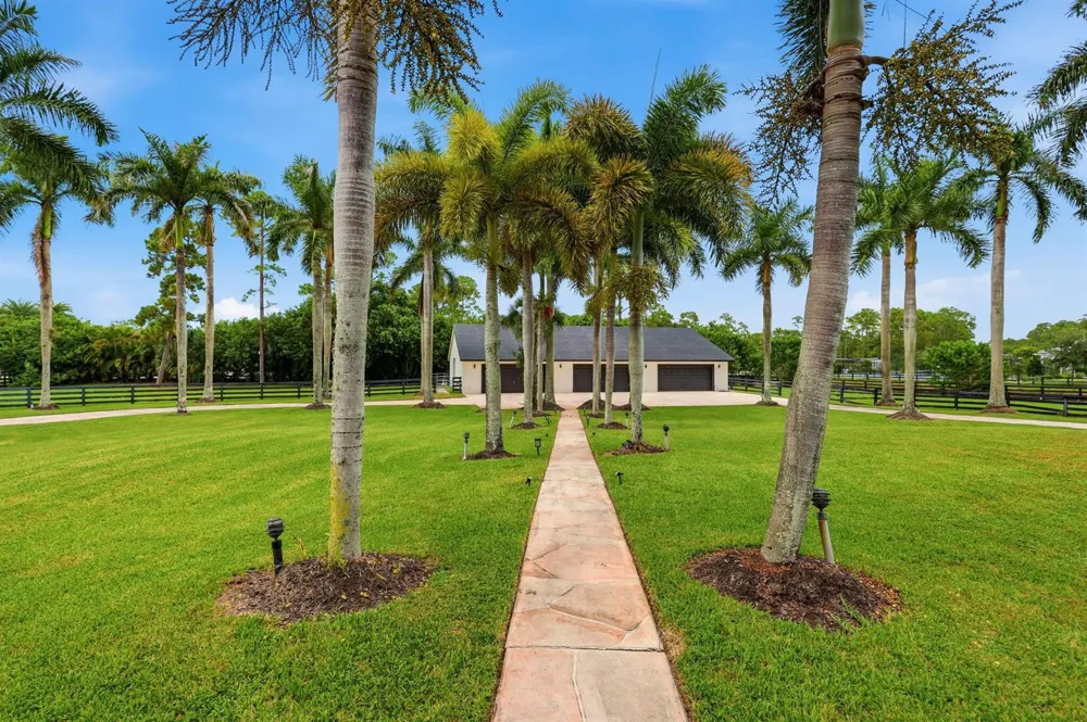 6186 Duckweed Road Lake Worth, FL 33449