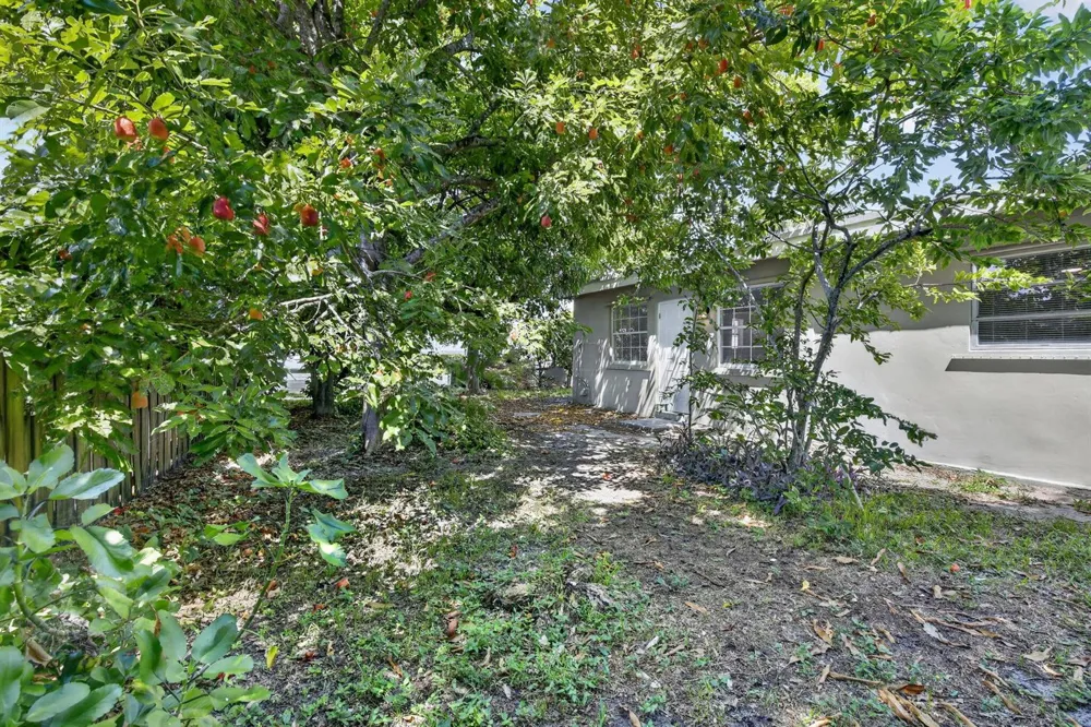 3390 NW 42nd Street Lauderdale Lakes, FL 33309